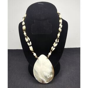 Mother of Pearl Shell Multi Strand NECKLACE Costume Jewelry Medallion Vintage